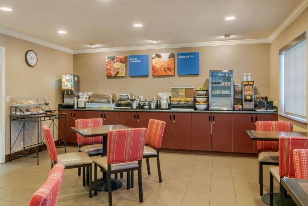 Comfort Inn Columbia Gorge Image 17